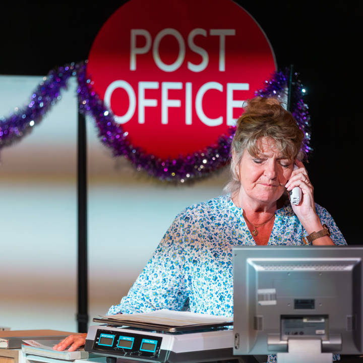 Elizabeth Elvin as Pam Stubbs.jpg